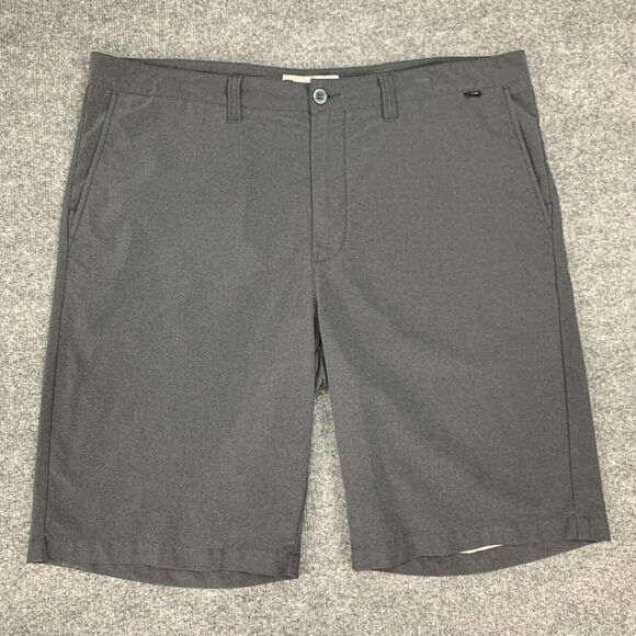 Travis Mathew Shorts Mens 40 Gray Flat Front Hybrid Stretch Nylon Blend Golf - Picture 2 of 13
